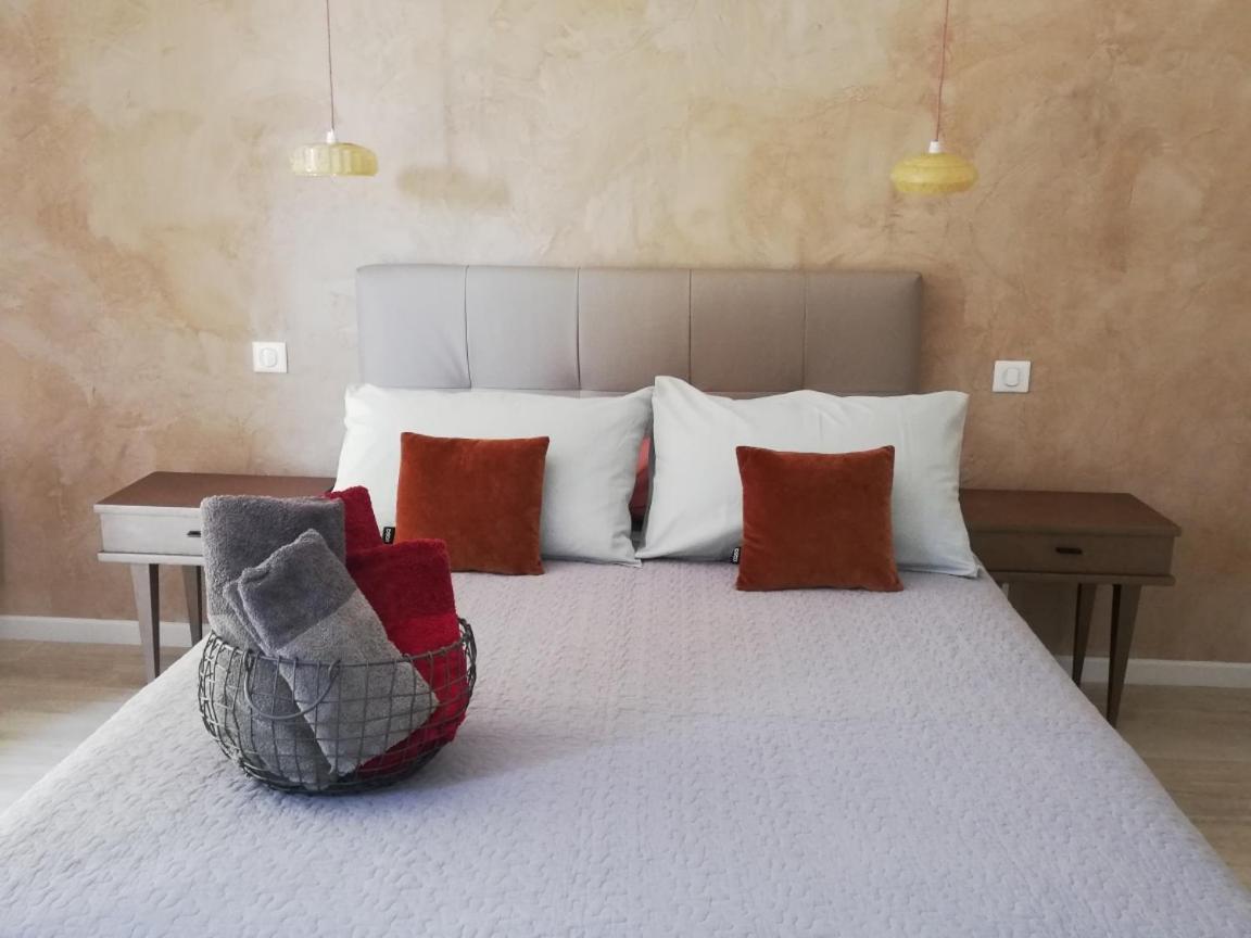 Les Perluetes Hotel Carennac ภายนอก รูปภาพ